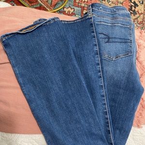 Denim medium washed boot cut jean